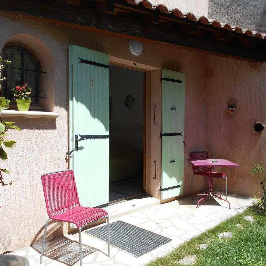 Bed and Breakfast Louminai Donzere Екстер'єр фото