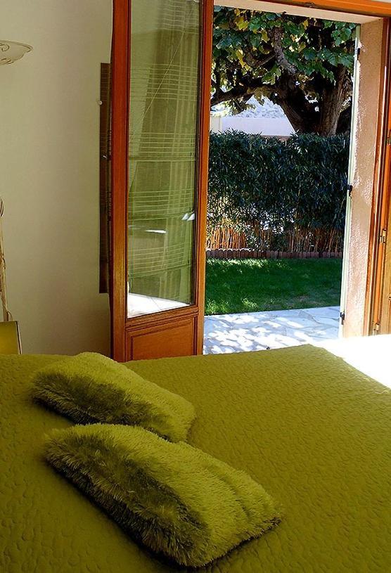 Bed and Breakfast Louminai Donzere Екстер'єр фото