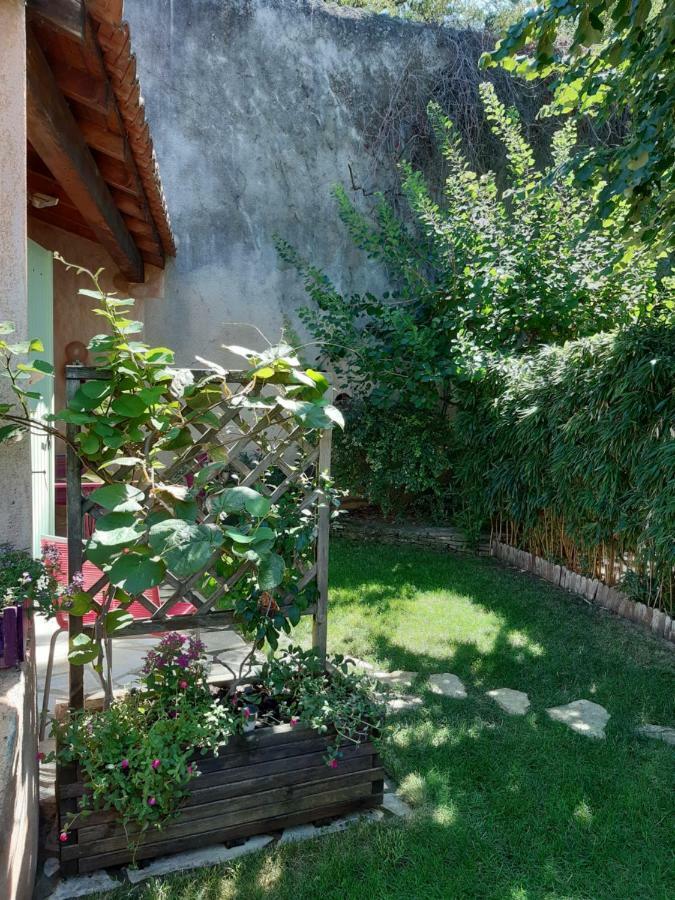 Bed and Breakfast Louminai Donzere Екстер'єр фото